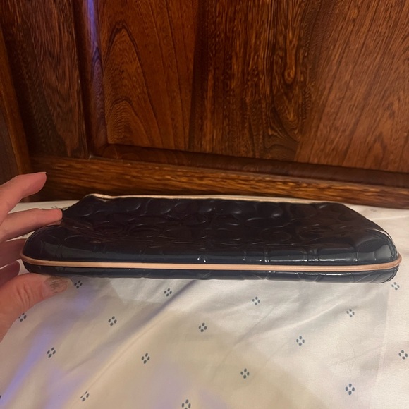 Coach Navy Blue Vinyl Wristlet with Leather Trim, cute & style, good condition - Picture 5 of 9
